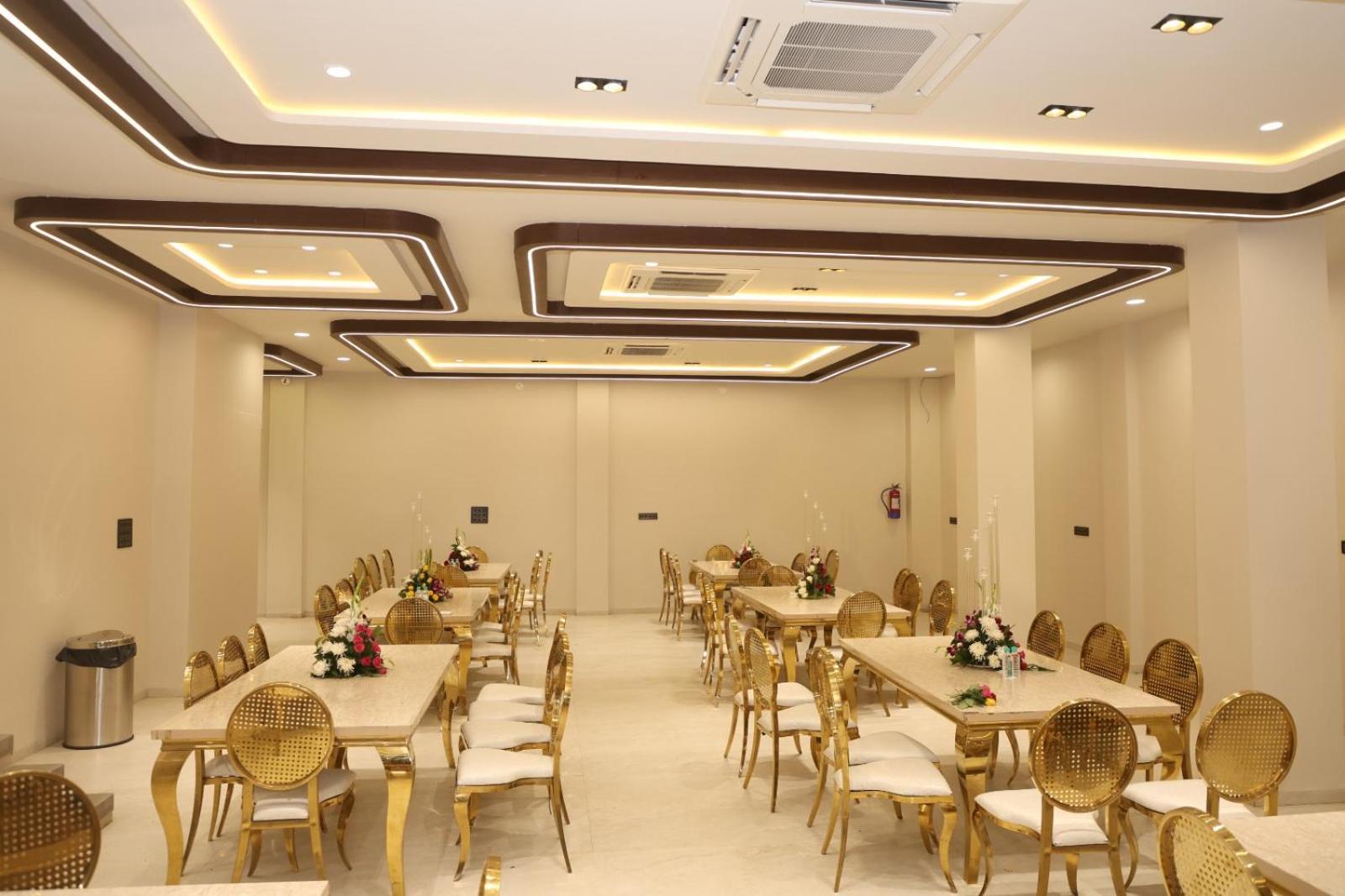 The Meera Hotel Ujjain Extérieur photo