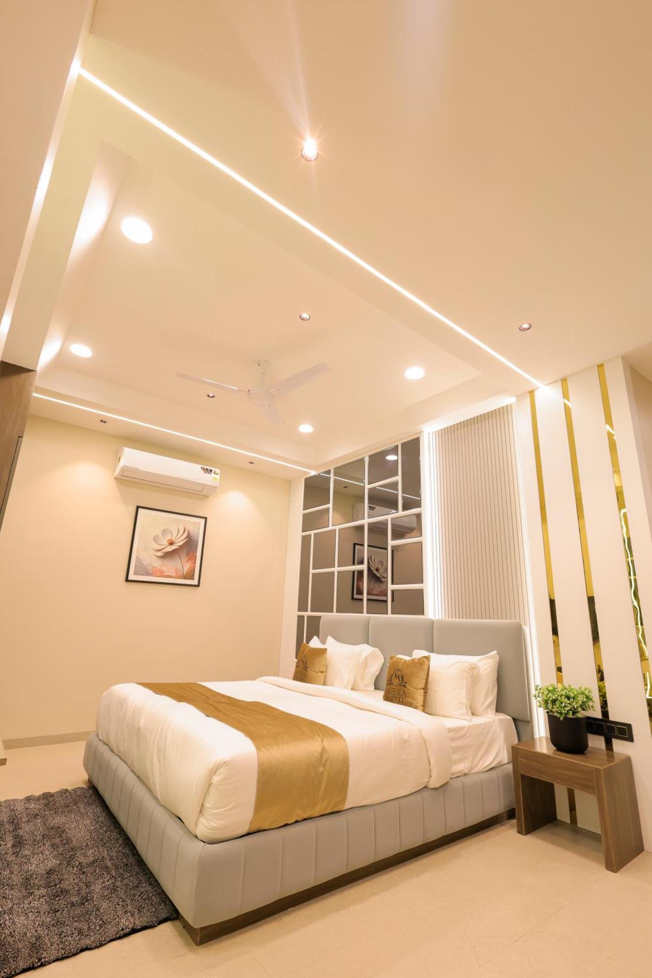 The Meera Hotel Ujjain Extérieur photo