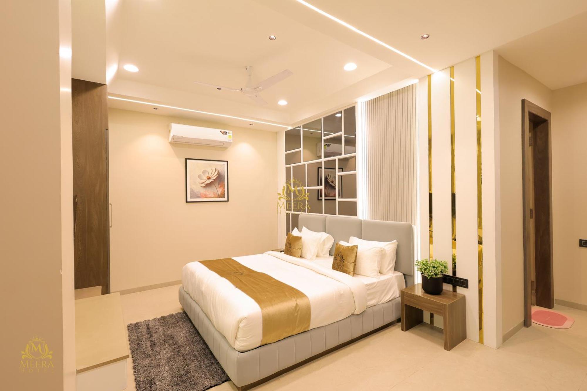 The Meera Hotel Ujjain Extérieur photo
